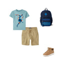 Ensemble T-shirt, short, sac à dos et chaussures